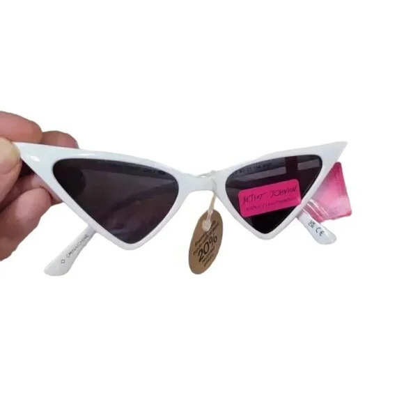 Betsey Johnson Future Play Cat Eye White Retro Dainty Sunglasses